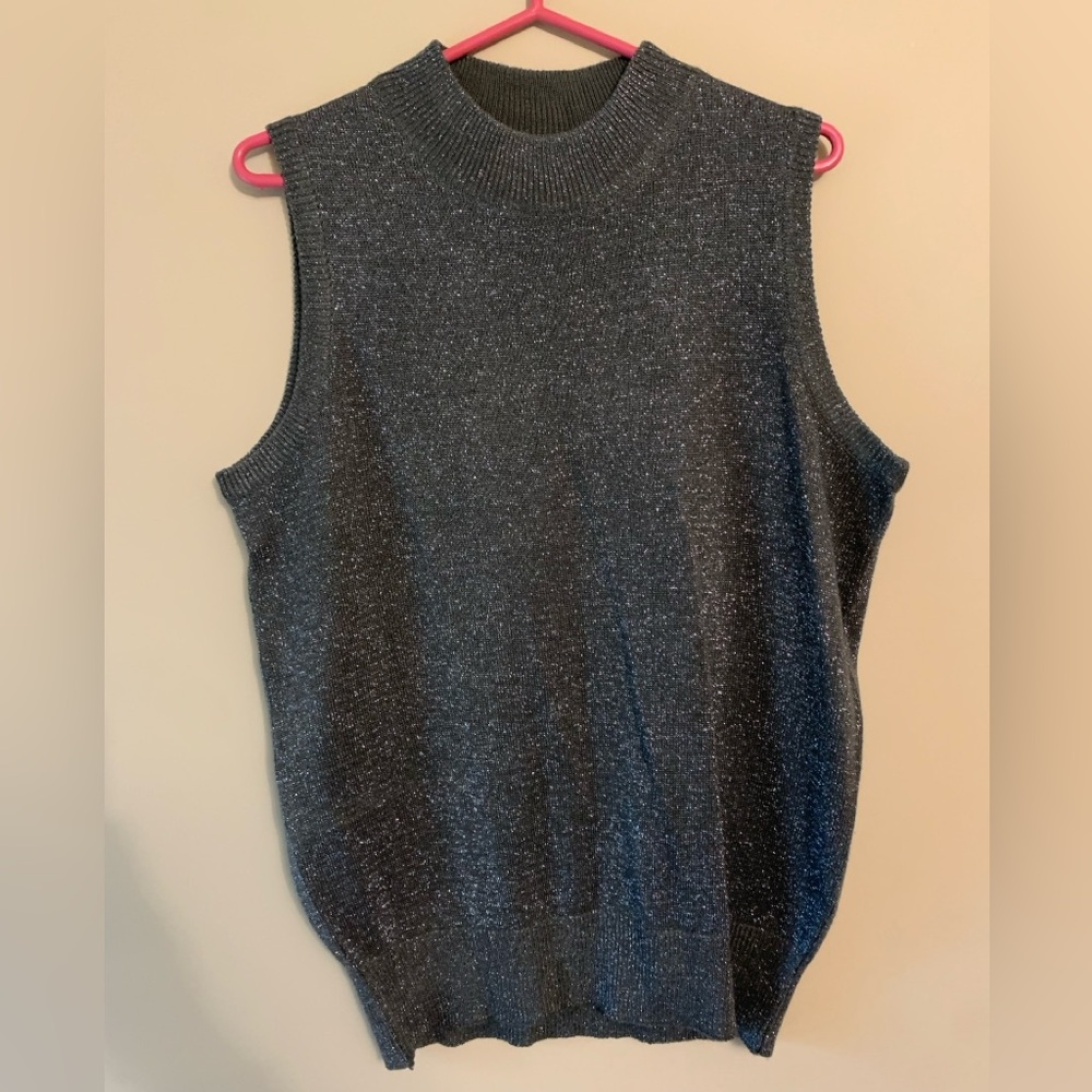 Vintage mock neck knit sleeveless shirt